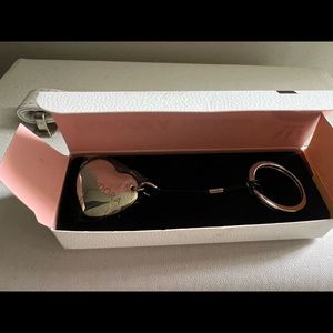 Pandora clasp opener